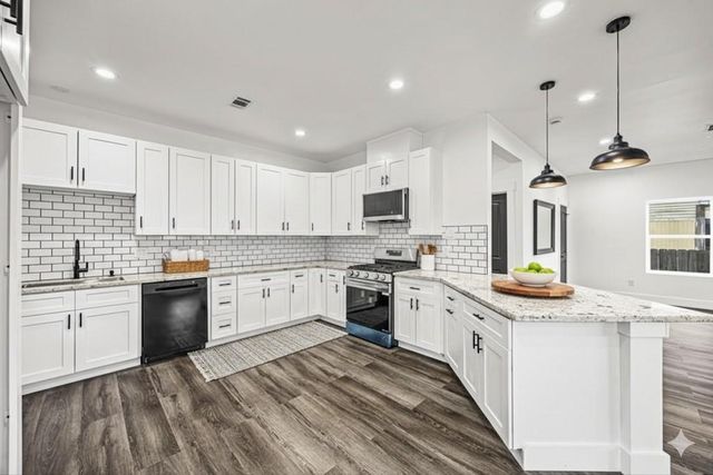 2111 Chapman Street, Houston, TX 77009