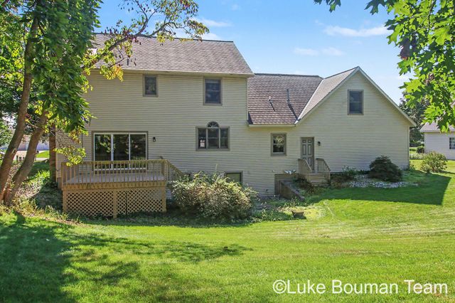 945 Bay Ridge Drive, Holland, MI 49424