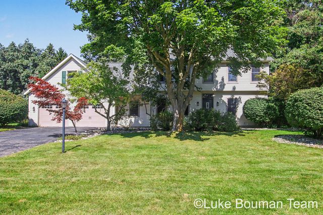 945 Bay Ridge Drive, Holland, MI 49424