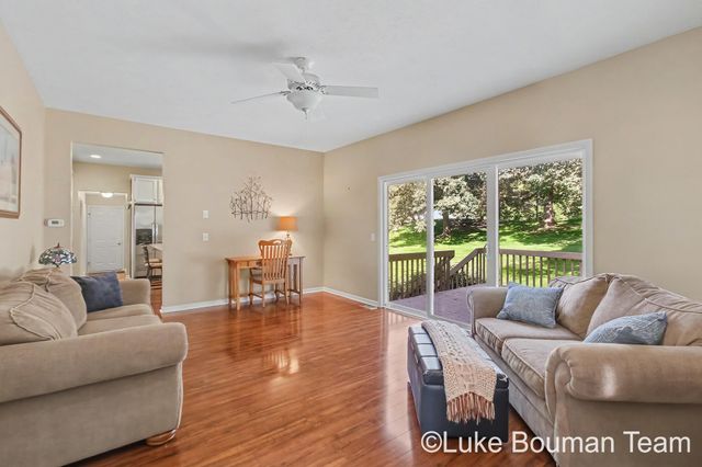 945 Bay Ridge Drive, Holland, MI 49424