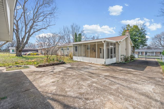 2311 Pendleton Dr, Clarksville, TN 37042