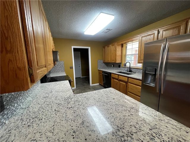 20 Shamrock, Clarksville, AR 72830