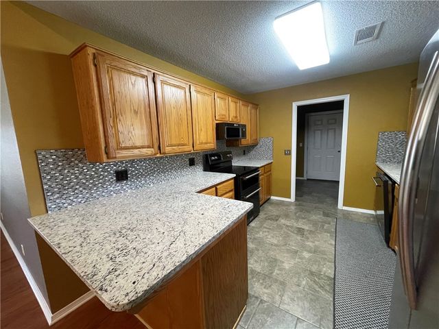 20 Shamrock, Clarksville, AR 72830