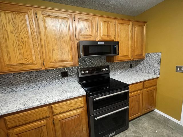 20 Shamrock, Clarksville, AR 72830