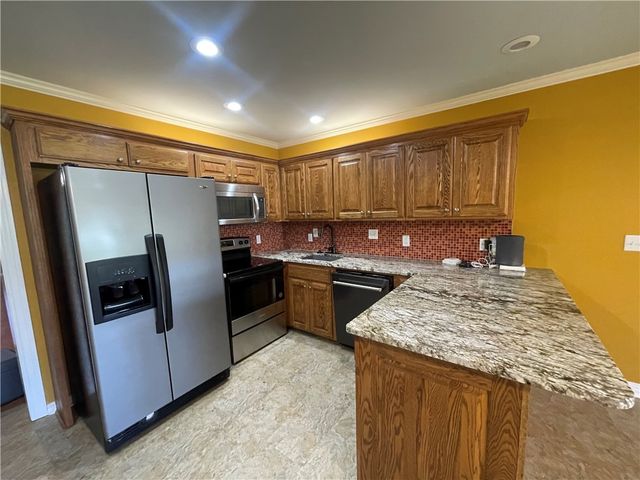 20 Shamrock, Clarksville, AR 72830