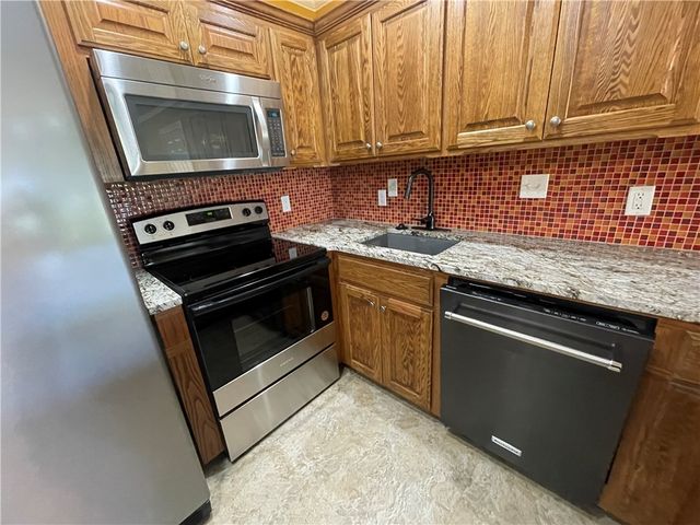 20 Shamrock, Clarksville, AR 72830