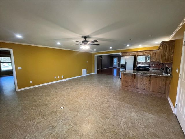 20 Shamrock, Clarksville, AR 72830