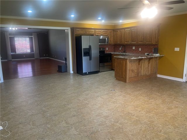 20 Shamrock, Clarksville, AR 72830