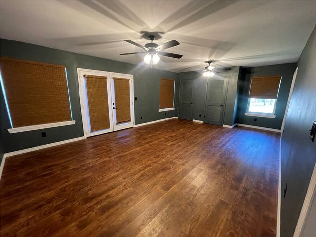 20 Shamrock, Clarksville, AR 72830