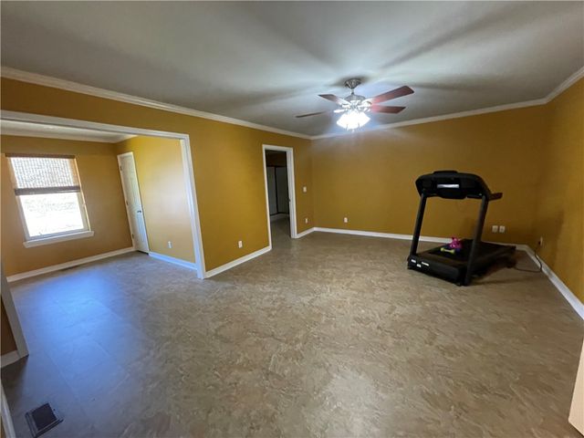 20 Shamrock, Clarksville, AR 72830