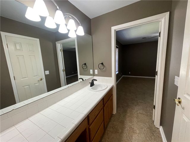 20 Shamrock, Clarksville, AR 72830