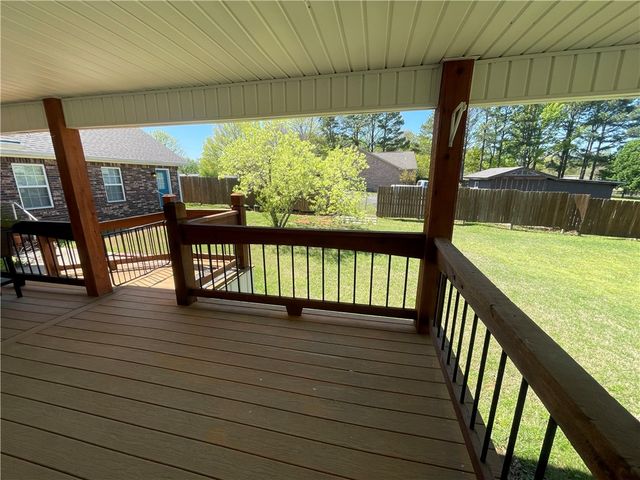 20 Shamrock, Clarksville, AR 72830