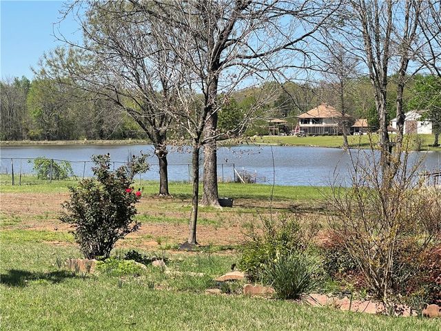 20 Shamrock, Clarksville, AR 72830