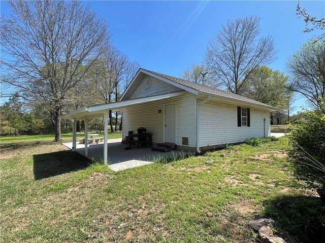 20 Shamrock, Clarksville, AR 72830