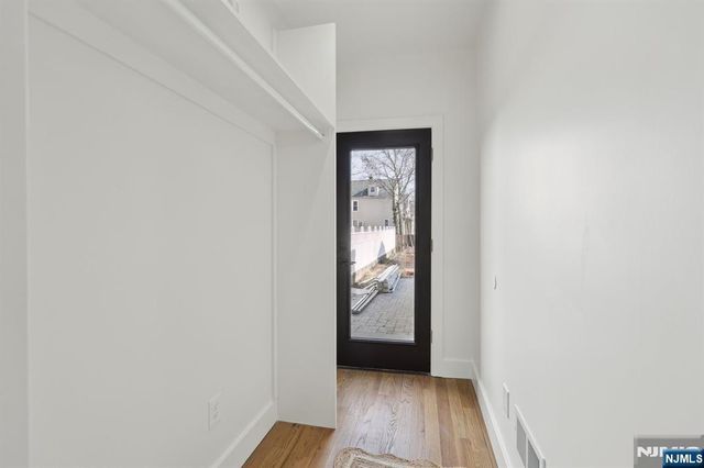 135 Forest Street 2F, Montclair, NJ 07042