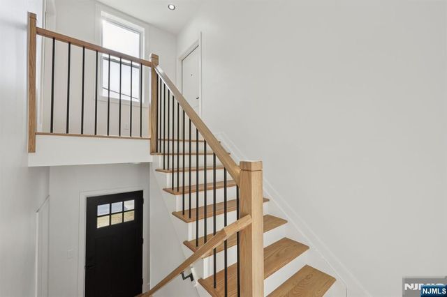 135 Forest Street 2F, Montclair, NJ 07042