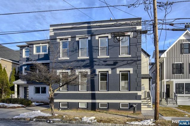 135 Forest Street 2F, Montclair, NJ 07042