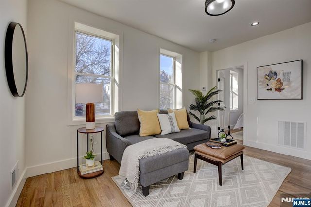 135 Forest Street 2F, Montclair, NJ 07042