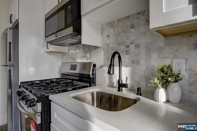 135 Forest Street 2F, Montclair, NJ 07042