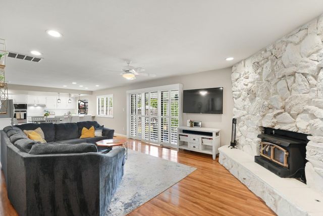 1237 58th Ave, Sacramento, CA 95831