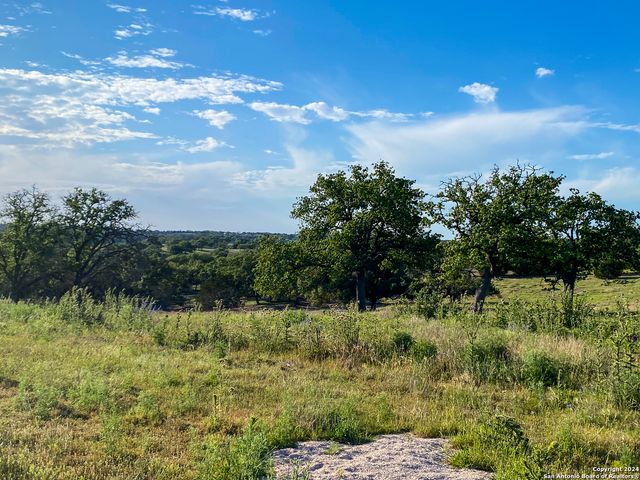 139 cattlemans crossing, Kerrville, TX 78028