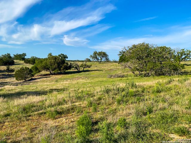 139 cattlemans crossing, Kerrville, TX 78028