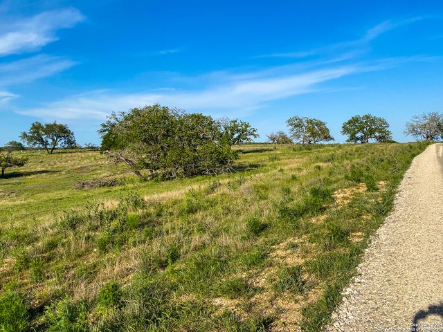 139 cattlemans crossing, Kerrville, TX 78028
