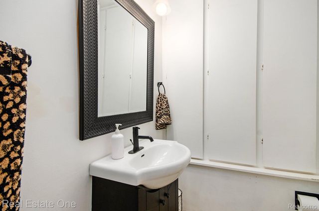 35238 Moravian Drive, Sterling Heights, MI 48312