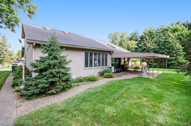 35238 Moravian Drive, Sterling Heights, MI 48312
