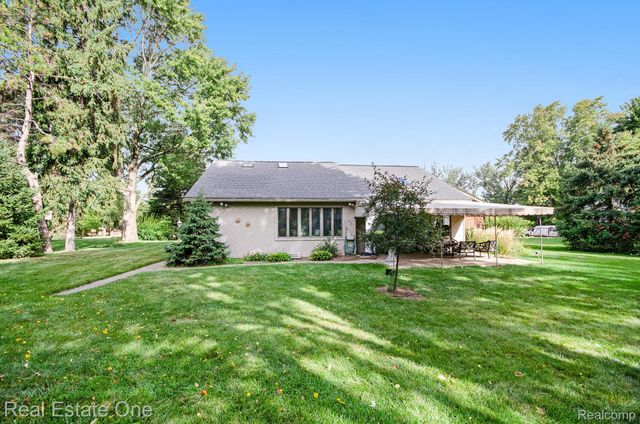 35238 Moravian Drive, Sterling Heights, MI 48312