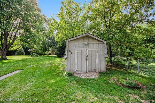 35238 Moravian Drive, Sterling Heights, MI 48312