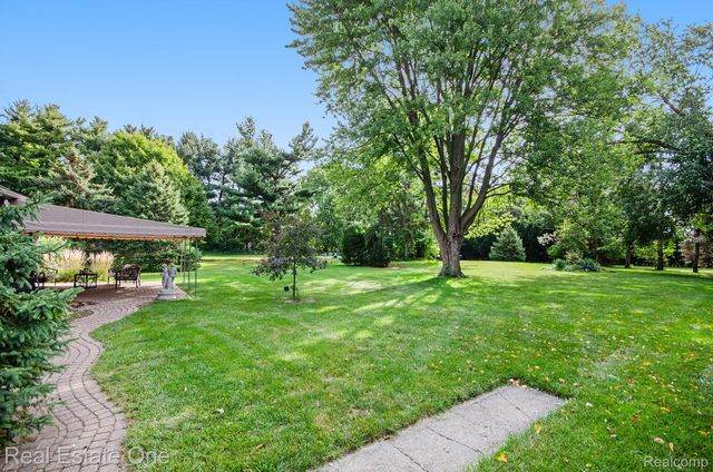 35238 Moravian Drive, Sterling Heights, MI 48312