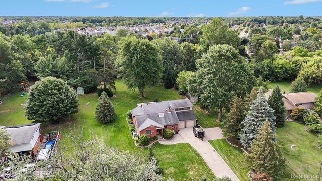 35238 Moravian Drive, Sterling Heights, MI 48312