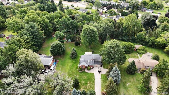 35238 Moravian Drive, Sterling Heights, MI 48312