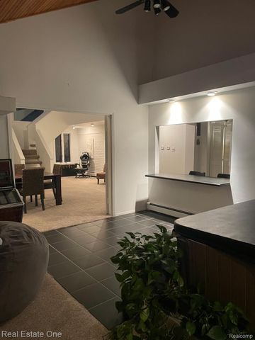 35238 Moravian Drive, Sterling Heights, MI 48312