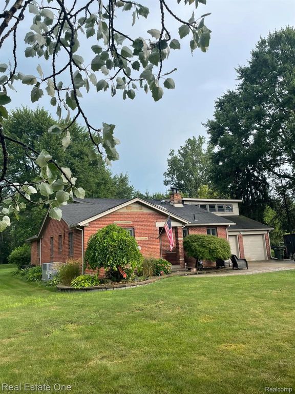 35238 Moravian Drive, Sterling Heights, MI 48312