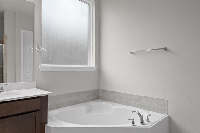 2027 Emerald Cove Drive, Richmond, TX 77469