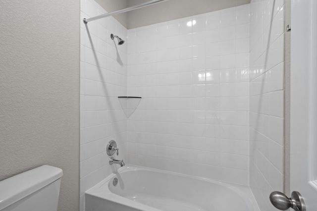 2027 Emerald Cove Drive, Richmond, TX 77469