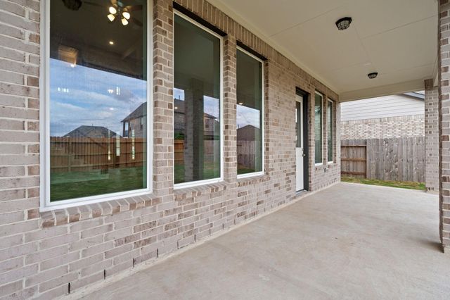 2027 Emerald Cove Drive, Richmond, TX 77469