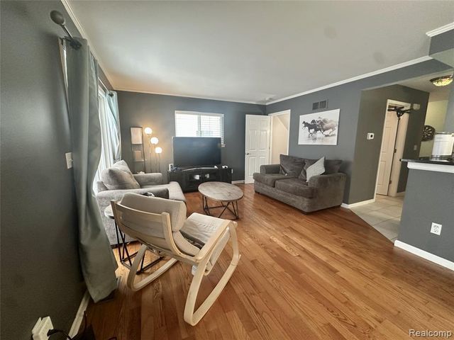 1306 Jay Street, Waterford, MI 48327