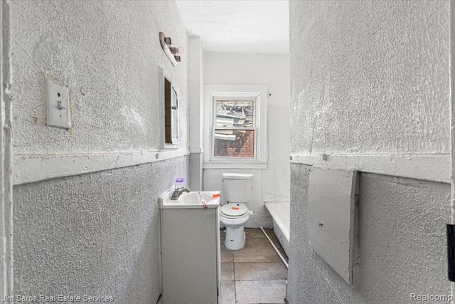 4249 Elmhurst Street, Detroit, MI 48204