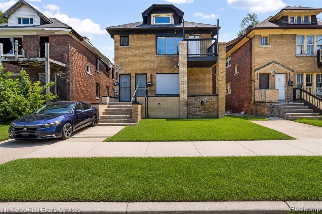 4249 Elmhurst Street, Detroit, MI 48204