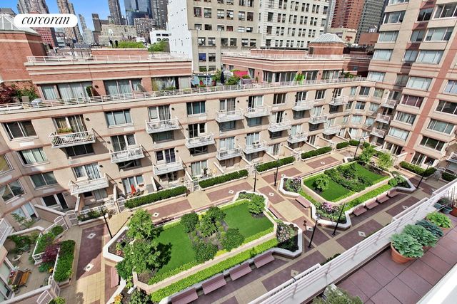 350 W 50th St Apt 10E, New York City, NY 10019