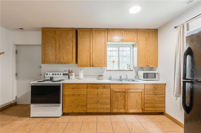 471 SE 1131 Road, Clinton, MO 64735