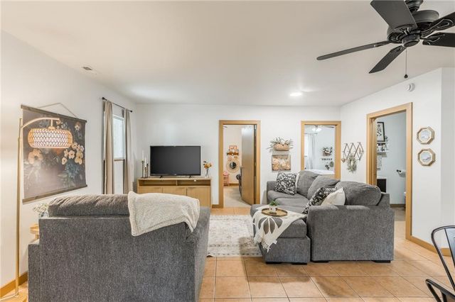 471 SE 1131 Road, Clinton, MO 64735