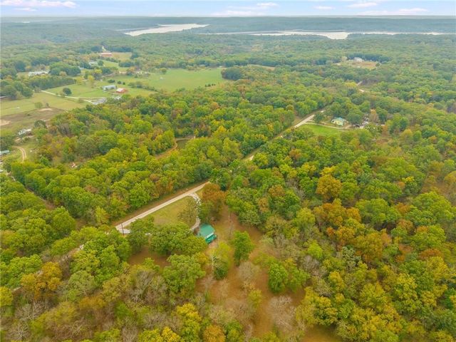 471 SE 1131 Road, Clinton, MO 64735