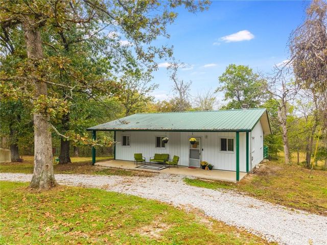 471 SE 1131 Road, Clinton, MO 64735