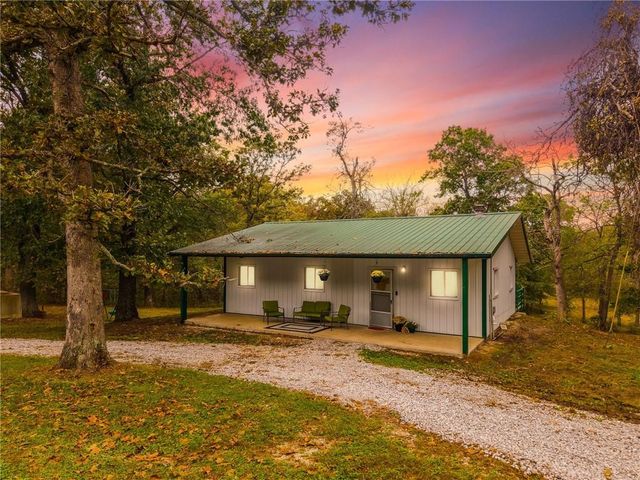 471 SE 1131 Road, Clinton, MO 64735