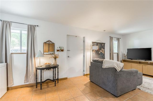 471 SE 1131 Road, Clinton, MO 64735