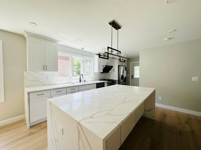 123 Oxford Road 123, Newton, MA 02459